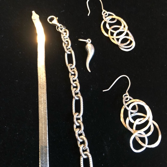 7 1/2” Sterling Silver Figaro Chain Bracelet - Picture 9 of 16